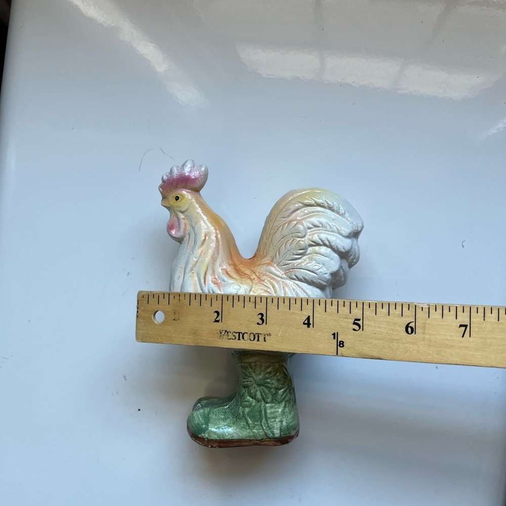 Cast Iron Rooster Figurine with‎ Green Flowered Rain Boot - Picture 7 of 7